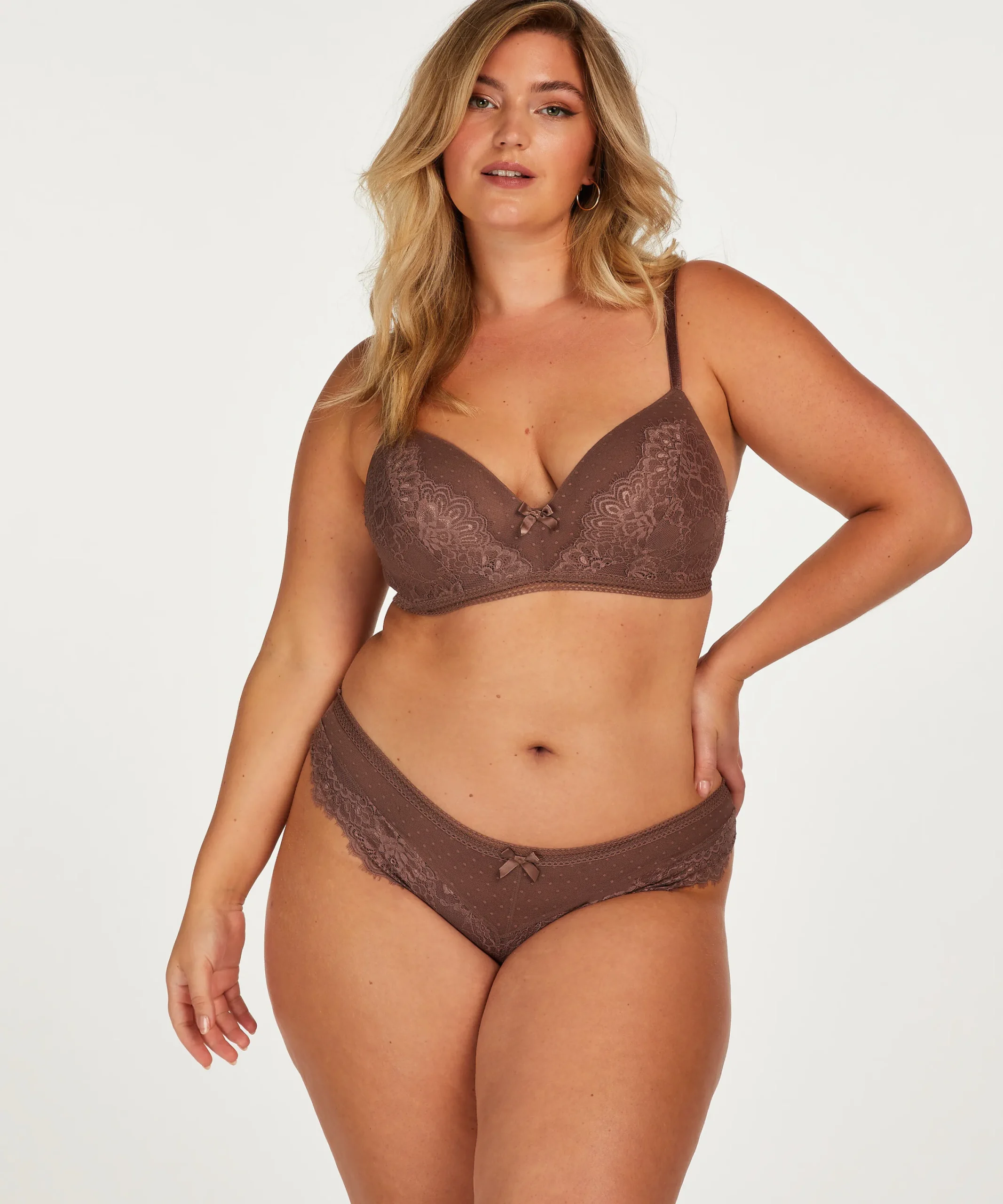 Cheap Brazilian Bessie Vrouwen Brazilians & V-Shapes