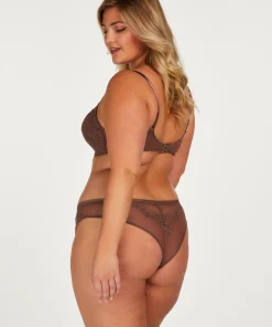 Cheap Brazilian Bessie Vrouwen Brazilians & V-Shapes