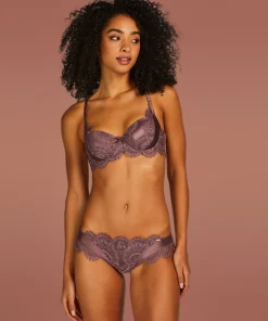 Online Brazilian Hannako Vrouwen Brazilians & V-Shapes