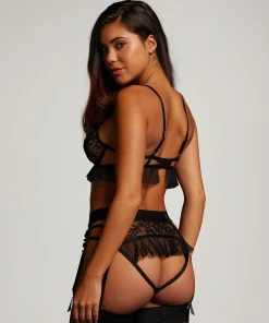 Store Hoog Uitgesneden Brazilian Ellen Maid Vrouwen Brazilians & V-Shapes